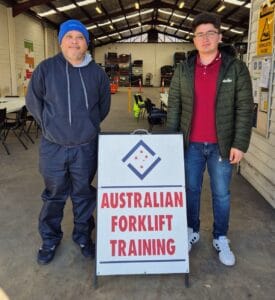 What are the requirements to obtain a forklift license?